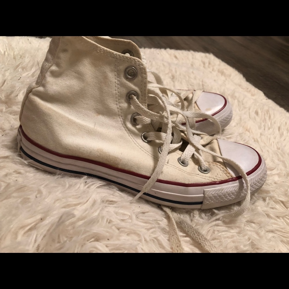 White converse - Picture 3 of 3